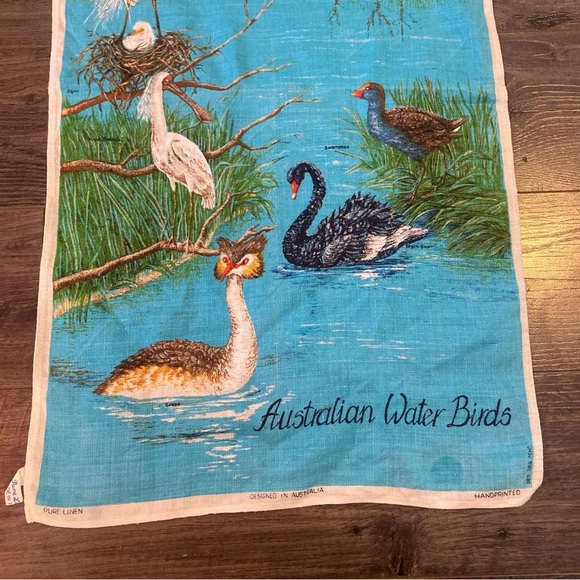 Vintage Linen Tea Towel Australian Water Birds made in Poland can be framed - Picture 2 of 8